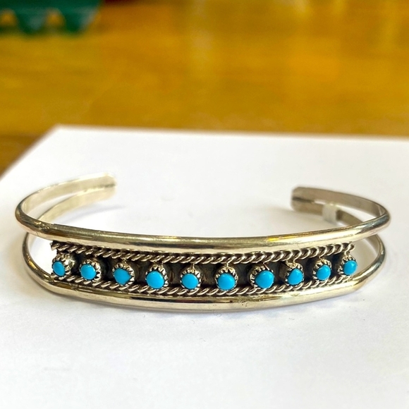 Zuni Jewelry - Authentic Zuni Sterling Silver Turquoise Needlepoint Cuff | Native American